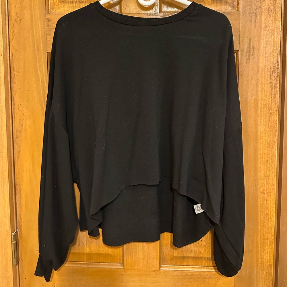 VERY SOFT Black Cropped Sweatshirt
